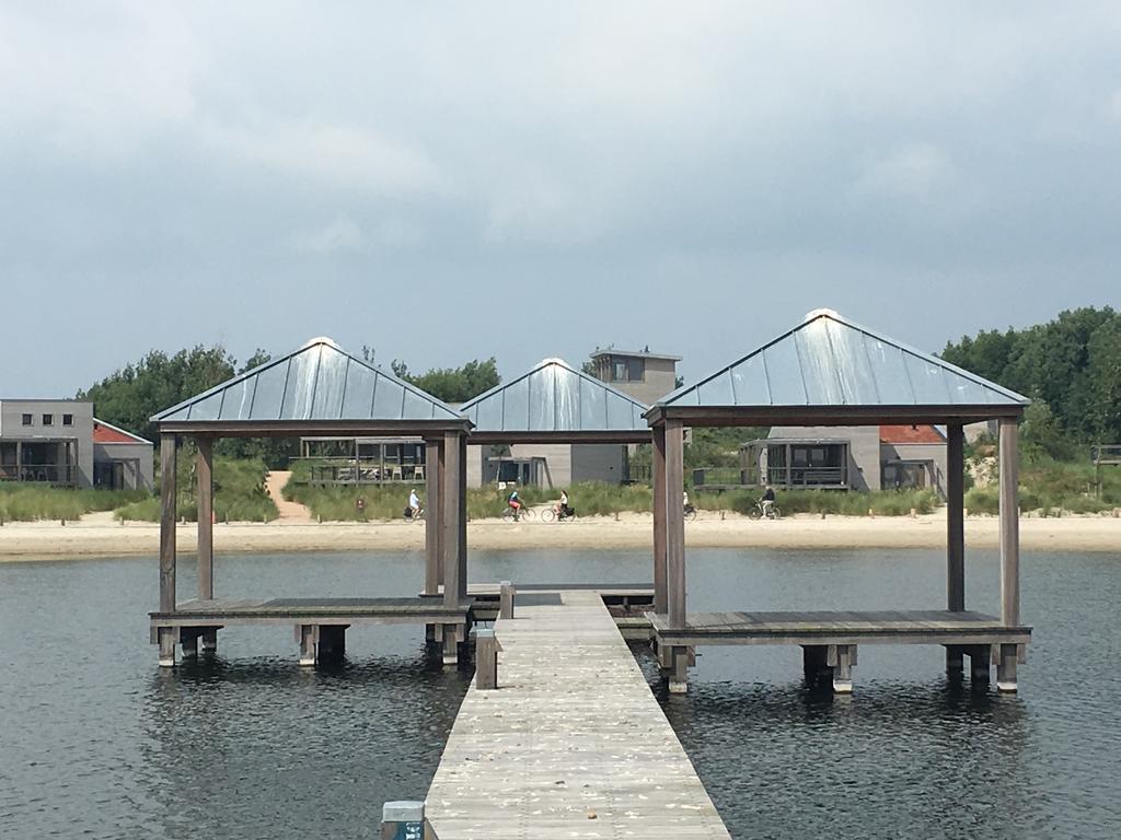 Oasis Punt-West Hotel & Beach Resort Ouddorp Exterior photo